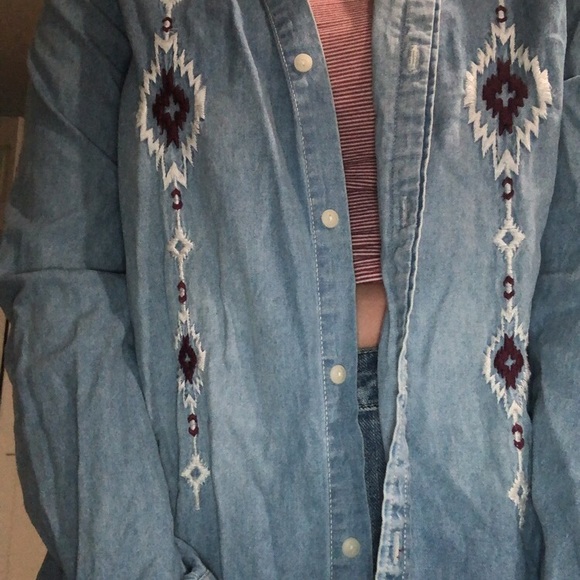 Jean button down - Picture 2 of 3